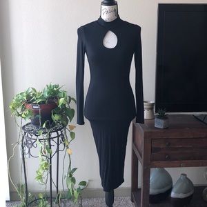 👀 Black Midi Dress 👀